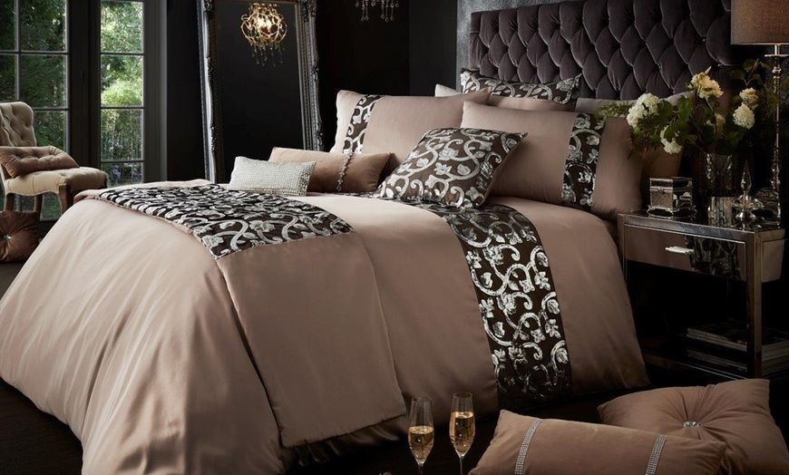 Image 4: Brocade Duvet Cover Set