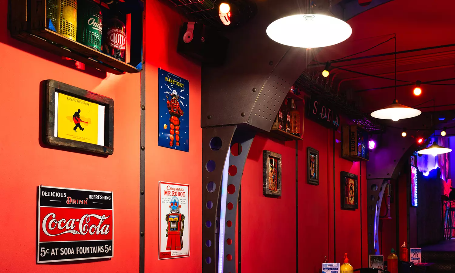 Menú de burguer con patatas fritas y opción a bebida para 2 personas