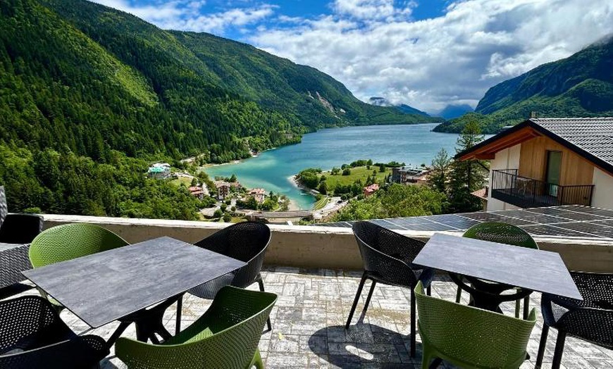 Image 19: Lago di Molveno: soggiorno per 2 in camera doppia con colazione