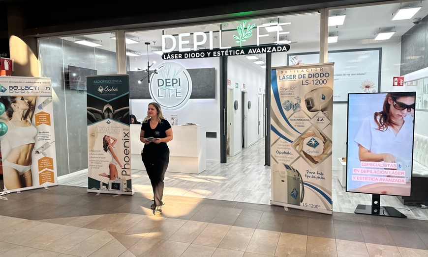 Image 2: 1, 3 o 5 sesiones de depilación láser en zona a elegir para 1 persona