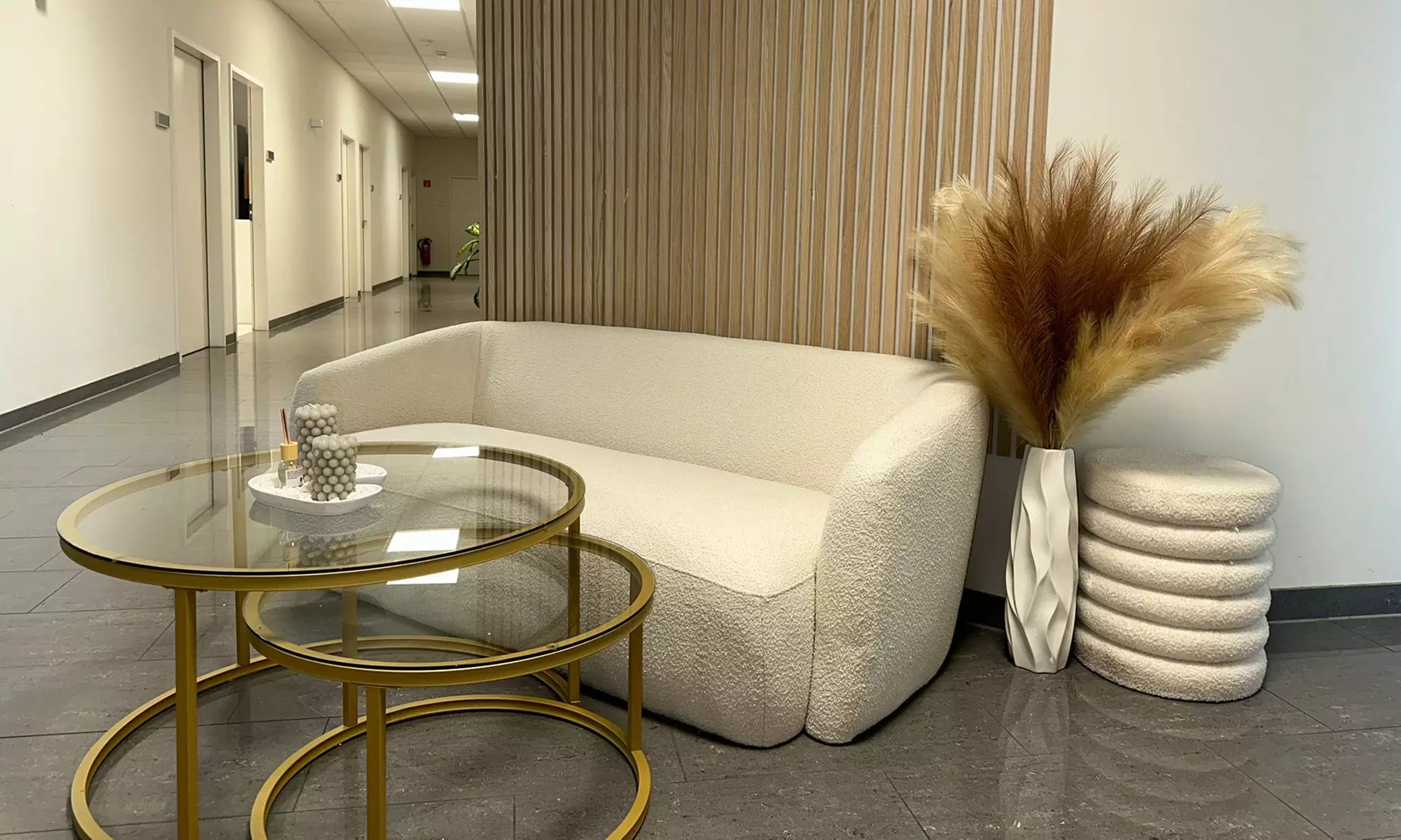 Bis zu 75 Min. Microneedling für das Gesicht mit optionalem BB-Glow für 1 Person (bis zu 48% sparen) - Second Medium