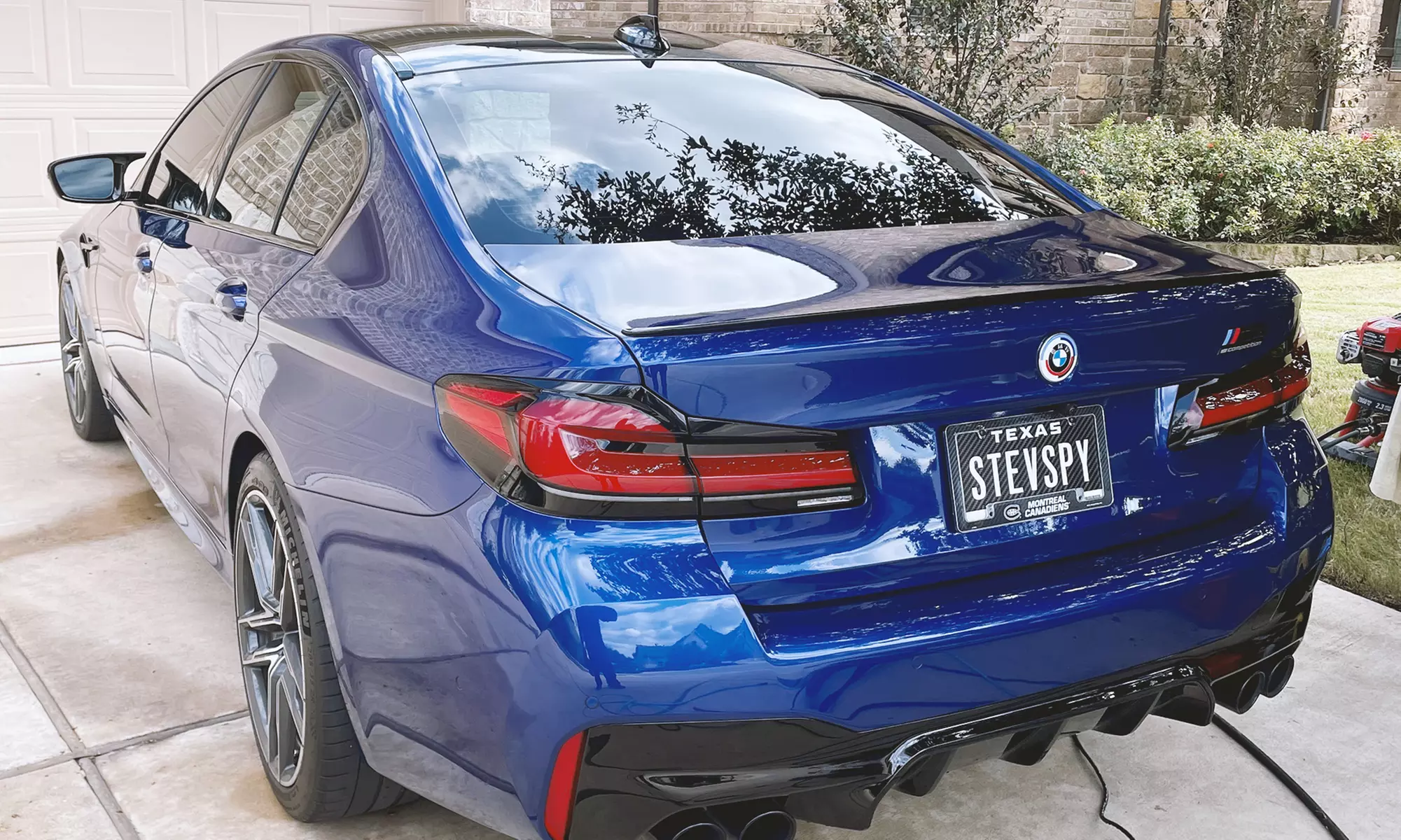 Deluxe Auto Detailing:Interior Deep Clean with Exterior Polish and Wax