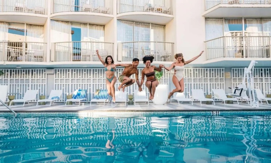 Image 9: ✈ 4-Day Hawaii Vacation with Air from Great Value Vacations