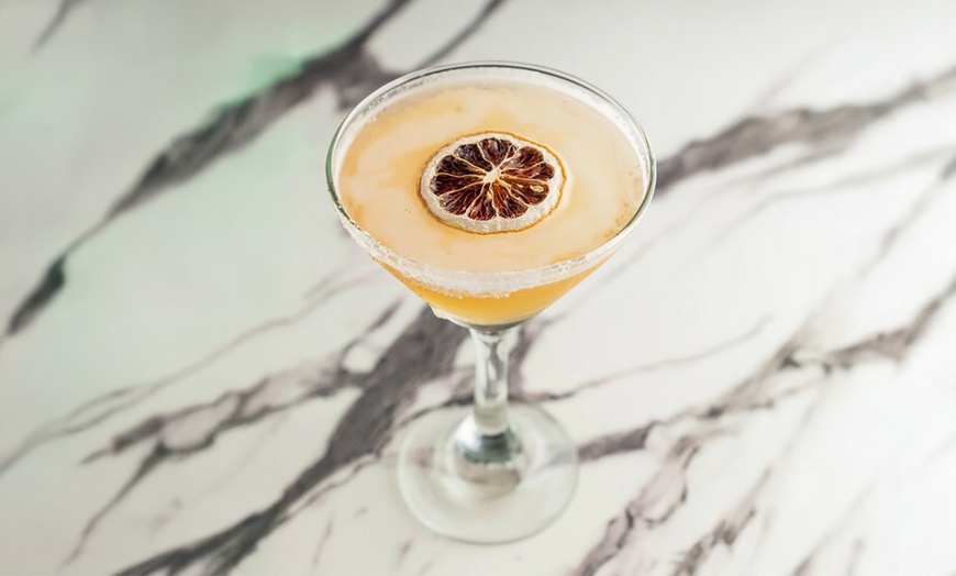 Image 4: Brunch or Dinner with Cocktails at Swigzz Restaurant & Lounge