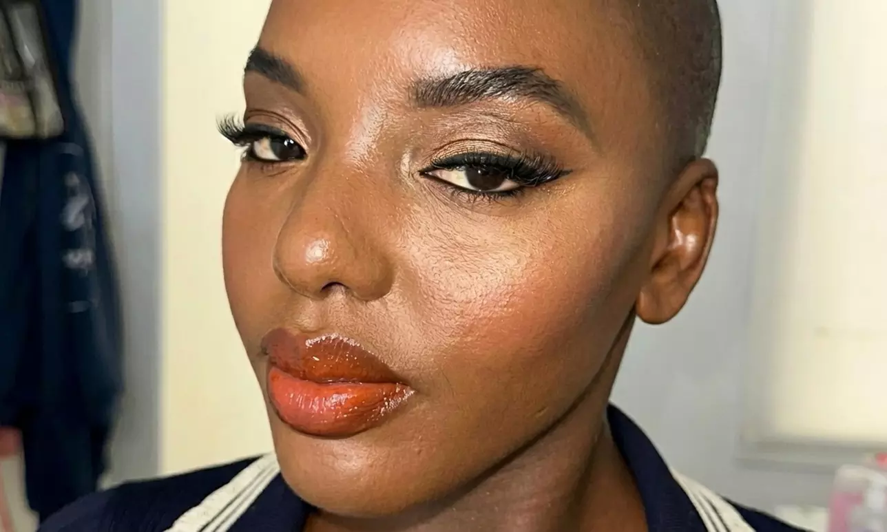 Beauty Lesson, Feature Focus, Lash Application, Soft or Travel Glam