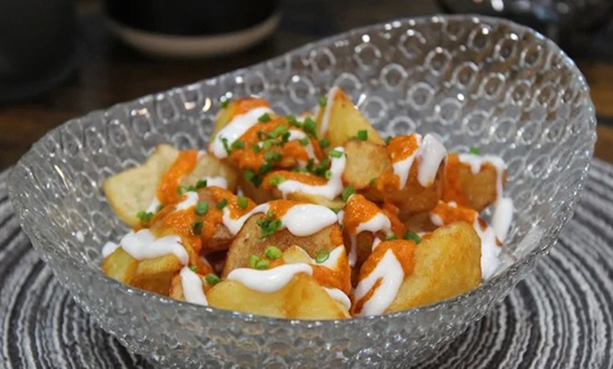 Image 14: Menú Numa con entrantes, principales, postres y bebidas incluidos 