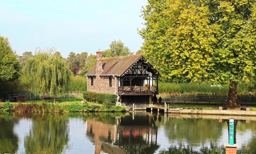 Image 7: Oxfordshire Escape: Stay for Up to 3 Nights with Breakfast and Dinner