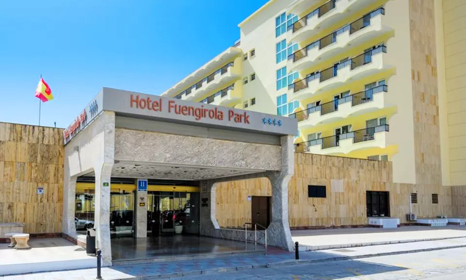 Relájate como nunca antes con un acceso a spa o a piscina climatizada para 1 o 2 personas, ahorra hasta un 35% - Second Medium