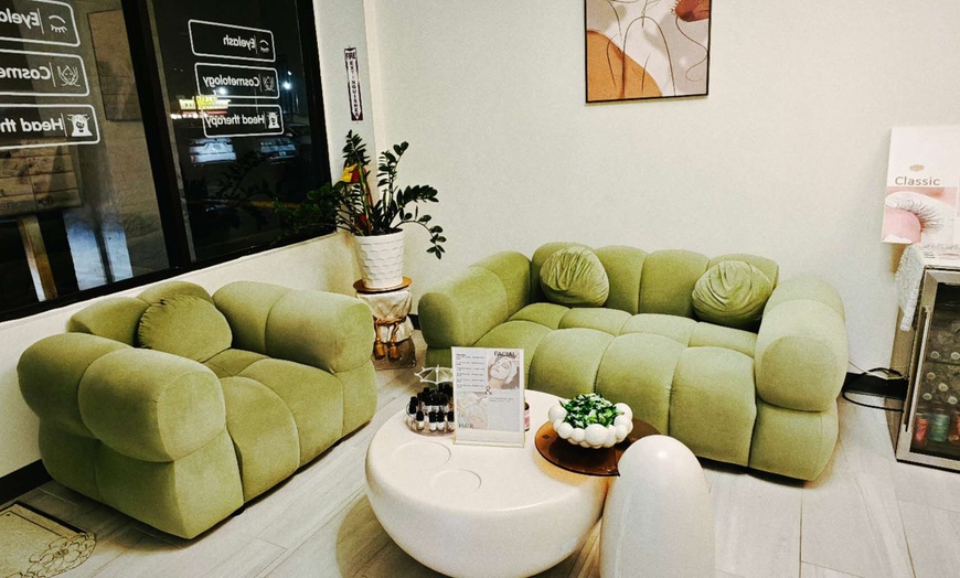 Image 3: Relax with 60-, 90-, or 120-Min Swedish Massage Options