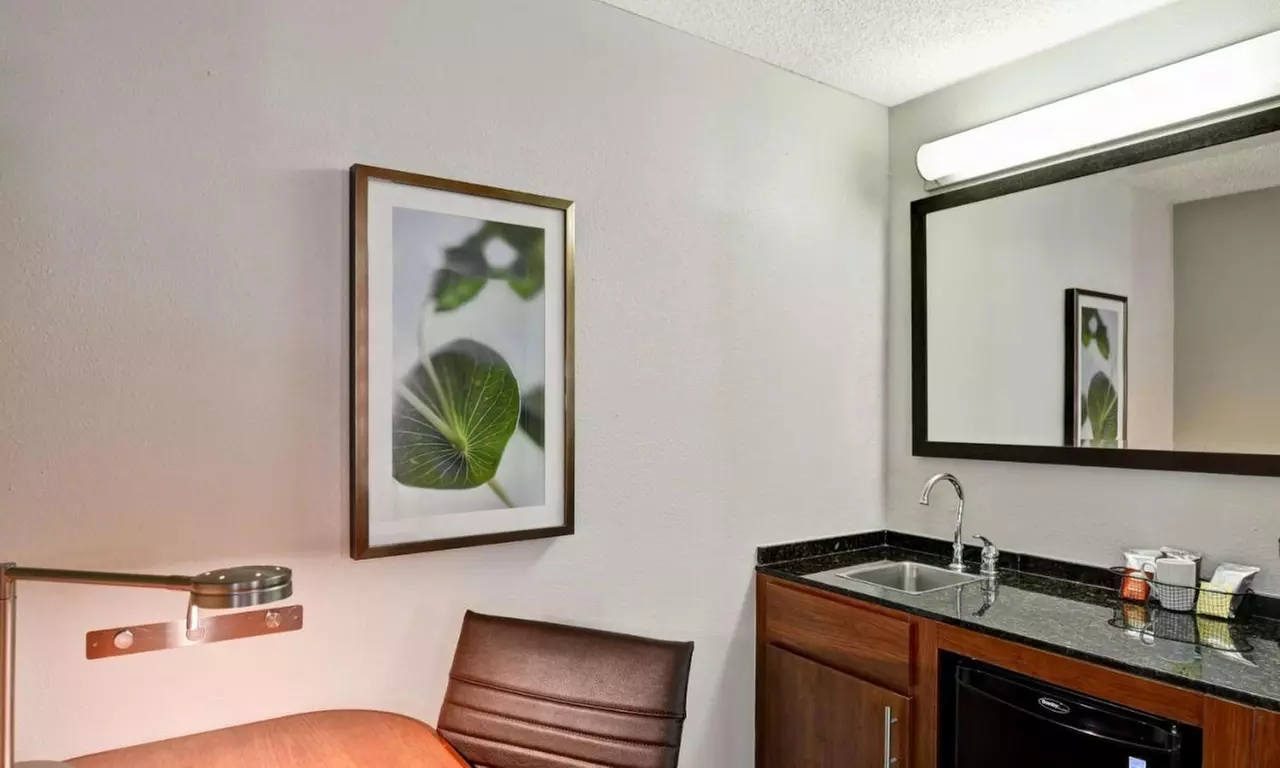 Comfy Hotel near Riverchase Galleria Mall