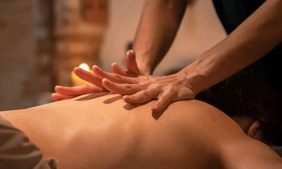 Masajes relajantes, craneofacial y drenaje linfático con maderoterapia