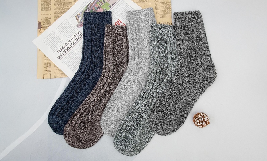 Image 2: Chaussettes en laine tricotées