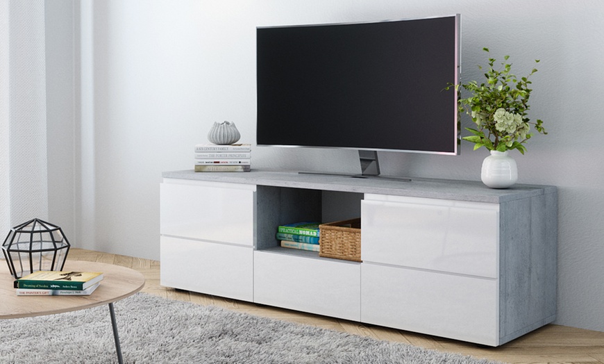 Image 5: TV Unit Sydney