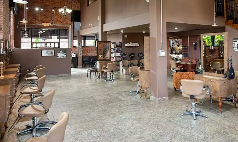 Haircut, Condition & Blowdry w/Ombre Half Highlights Or Full Highlight