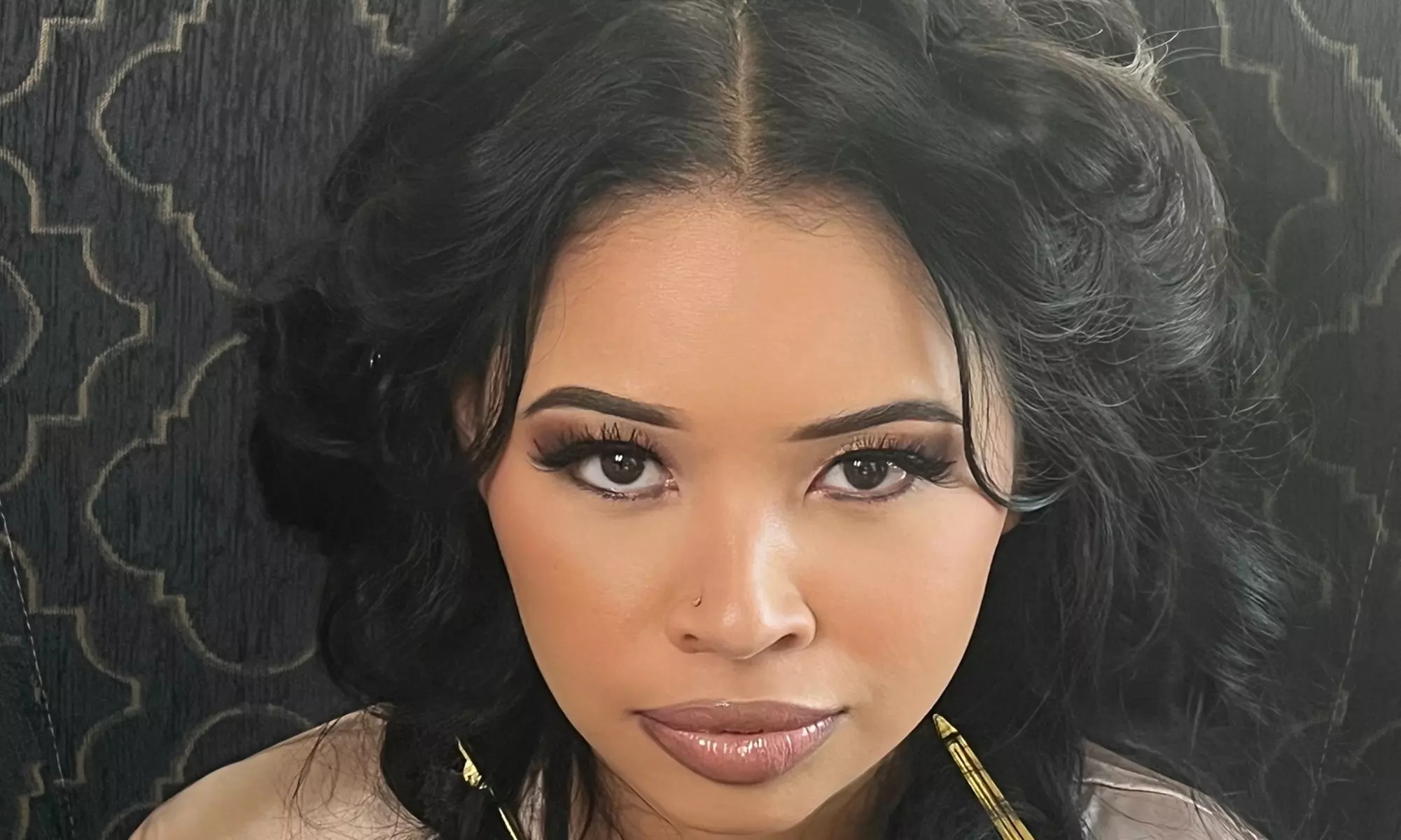 Makeup Application Sessions for Soft Glam, Full Face & Special Hours