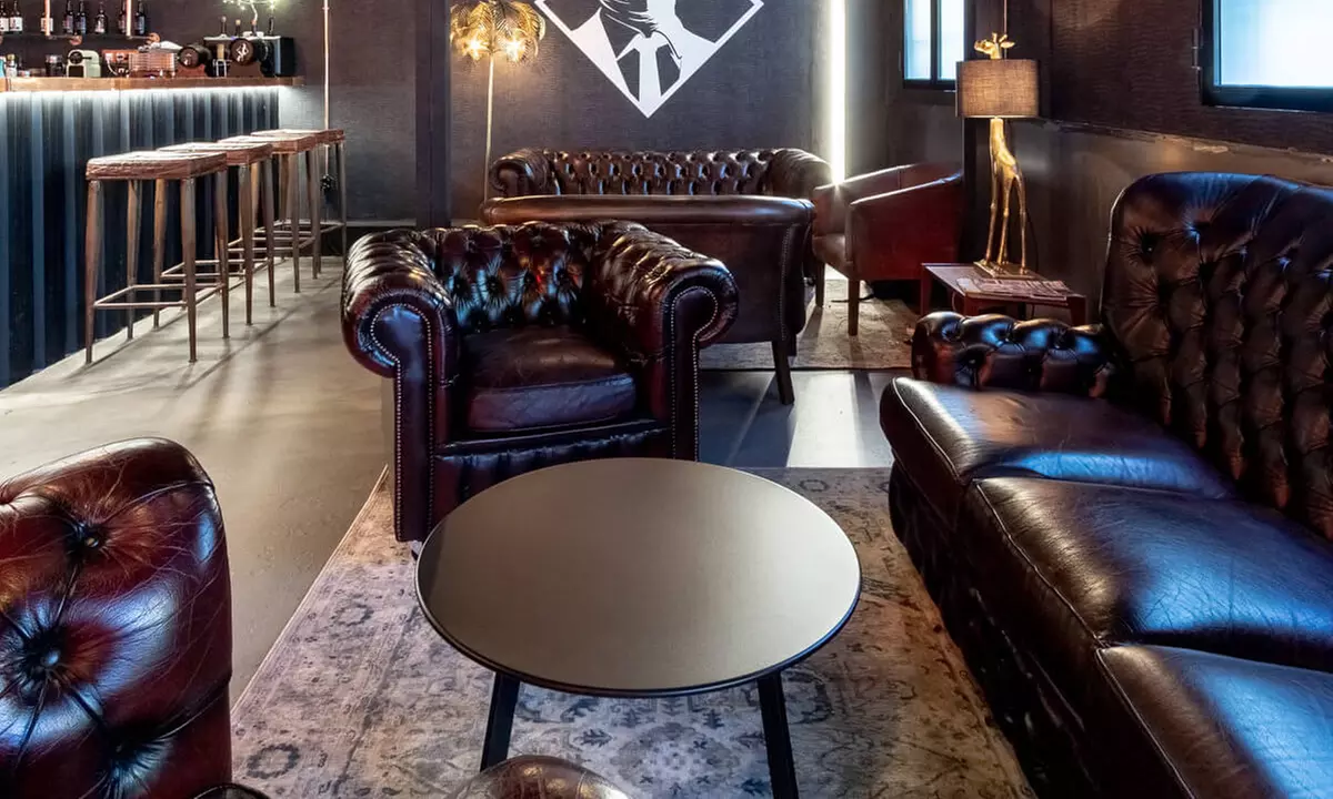 Tour y cata de 5 destilados para 2 o 4 personas en Sackman Destileria