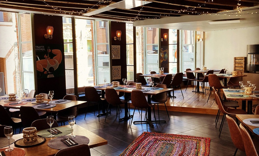 Image 3: Sfeervol bistrobezoek met een 2 gangen mosselmenu in Brugge centrum