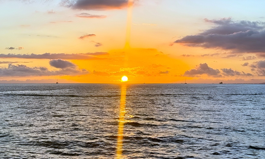 Image 9: 1-Hour Aloha Sail – Waikiki Coastline & Diamond Head Views
