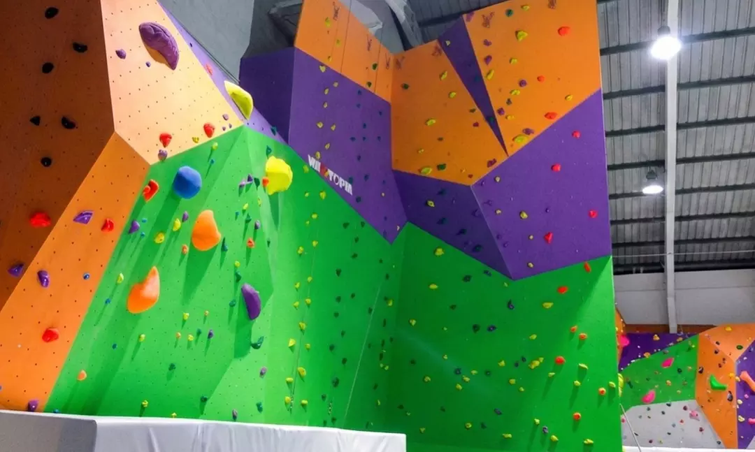 Entrada, clases o curso con mes en Indoorwall Climbing Gyms