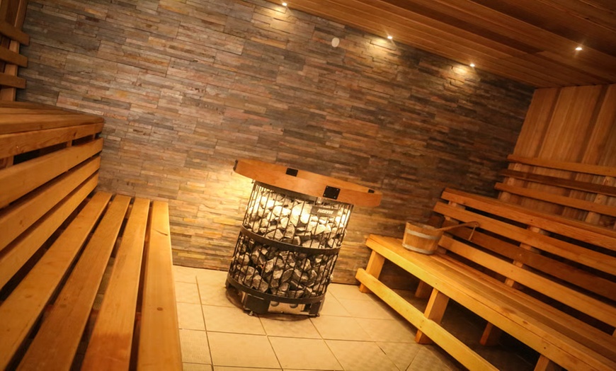 Image 10: Greater Manchester: Stay with Breakfast