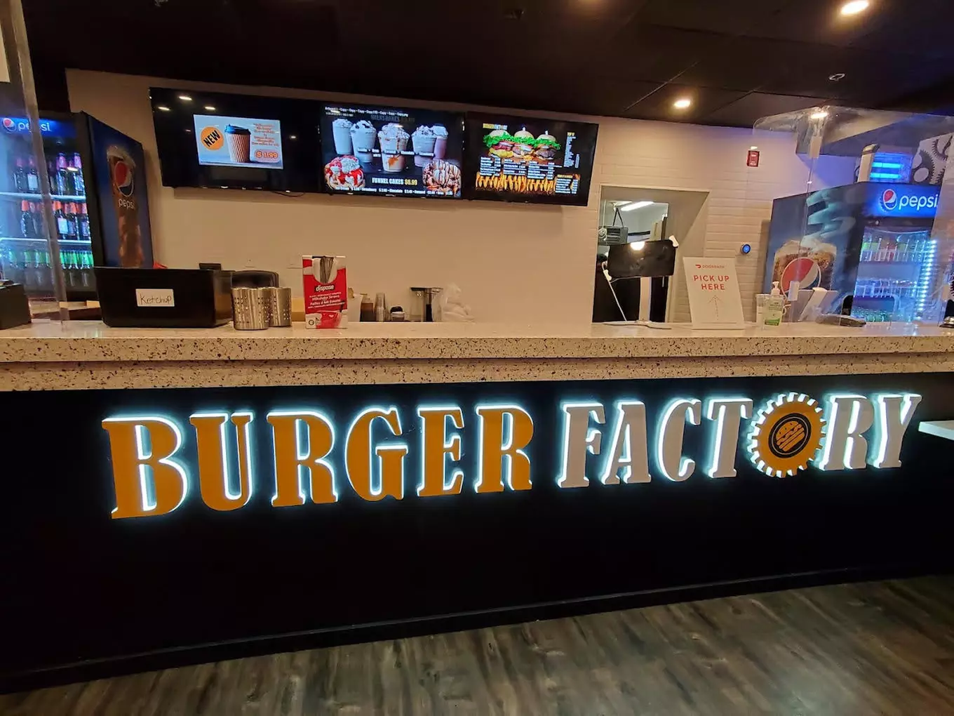 Couple Meals, Family Sharing Feasts, Party Packs / Food & Drink Credit