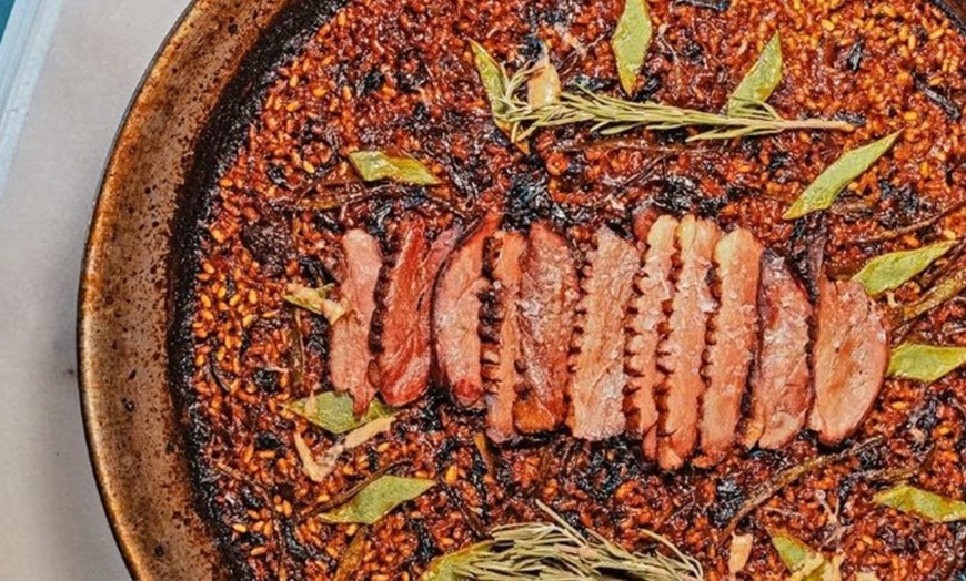 Image 10: Menú mediterráneo con postre y bebida o botella de vino para 2 o 4