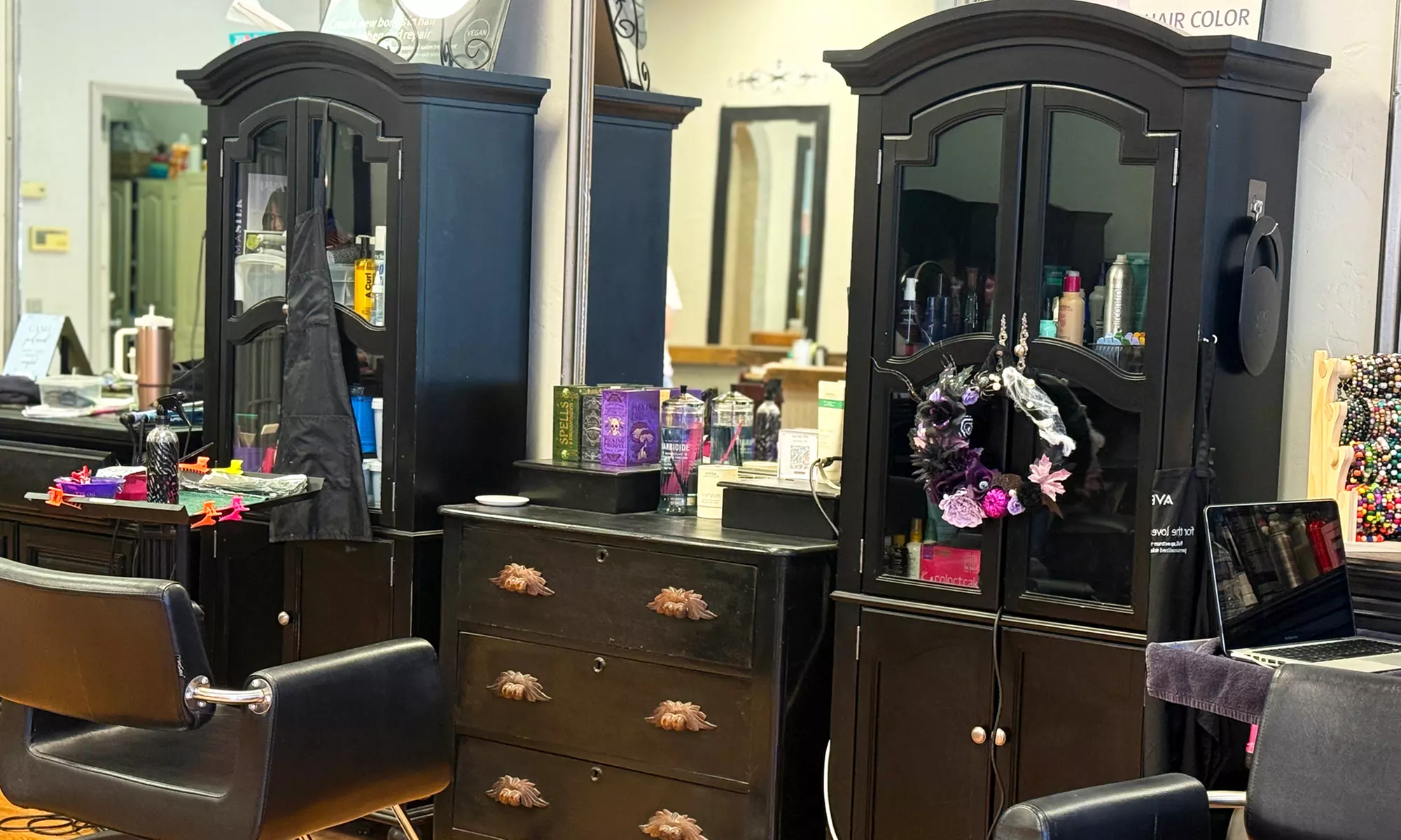 Haircut, End Trim, Condition with Optional Partial or Full Highlights