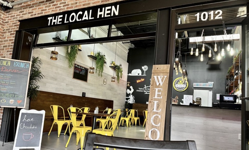 Image 17: Savor 10 or 20 Wings, 1 or 2 Entree, and Drinks!