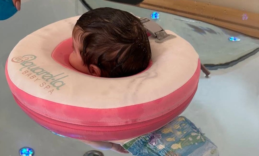 Image 3: Sesión de baby spa con pañal incluido y opción a masaje infantil