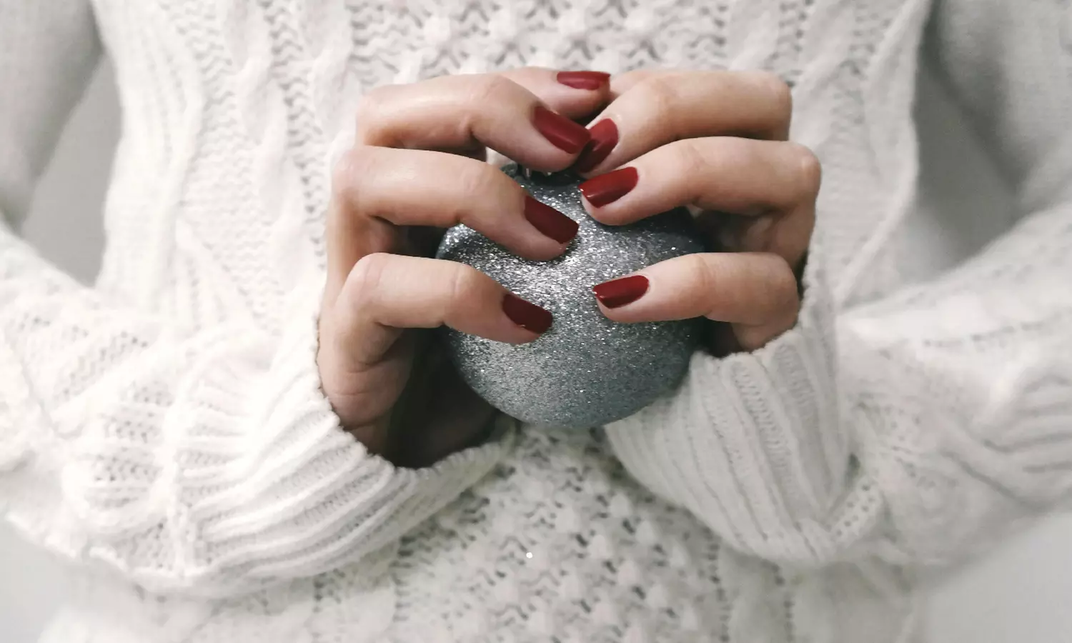 1 o 3 sesiones de pedicura con esmaltado normal o semipermanente