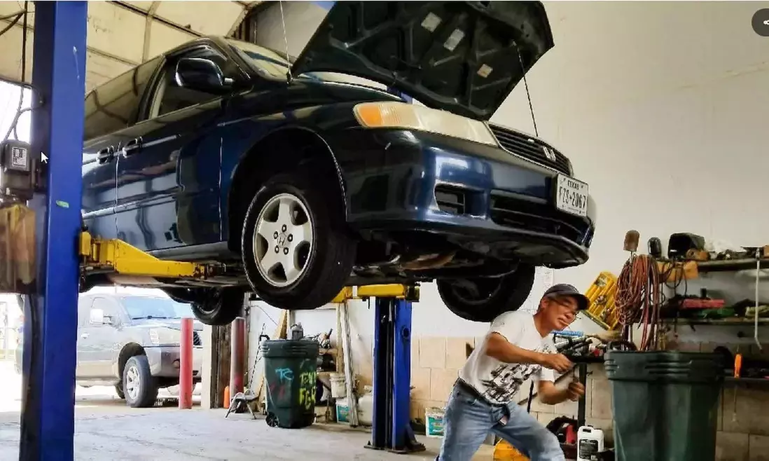 1 or 2 Packs Oil Change: Conventional, Semi, or Full Synthetic w/ Optional Fluid Top Off & More (Up to 51% Off)