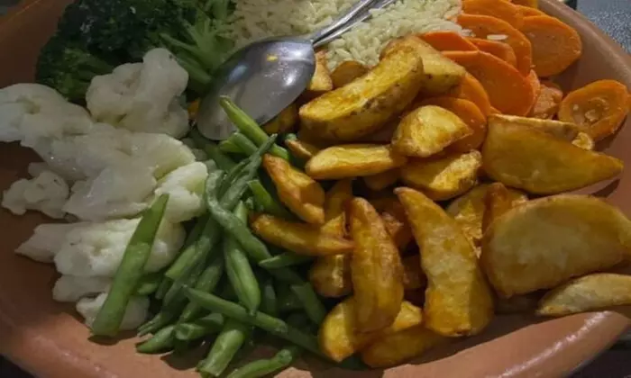 All-you-can-eat mit Fleischspießen, Vorspeisen & Desserts für 2 oder 4