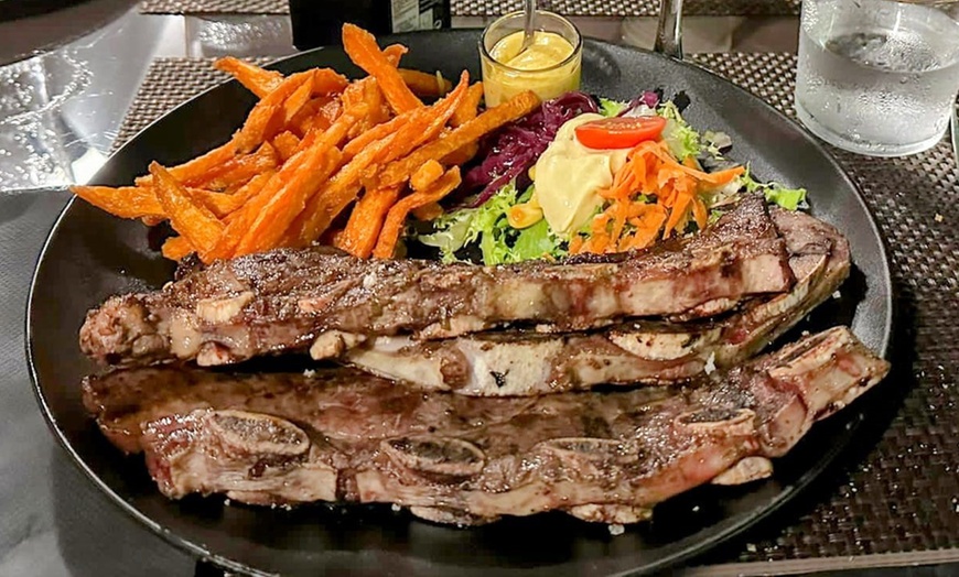 Image 9: Menú de cocina al grill para 2 o 4 con entrante, postre y bebida