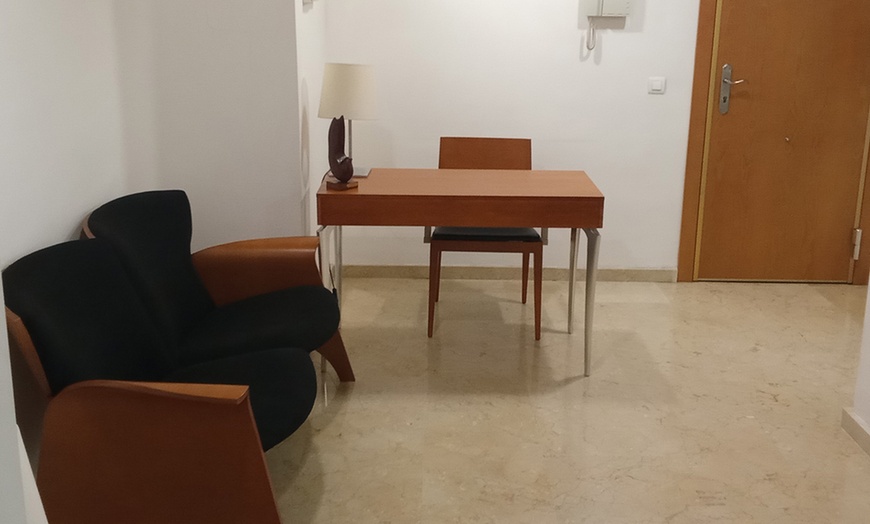 Image 5: Limpieza bucal con ultrasonidos, pulido y revisión con diagnóstico