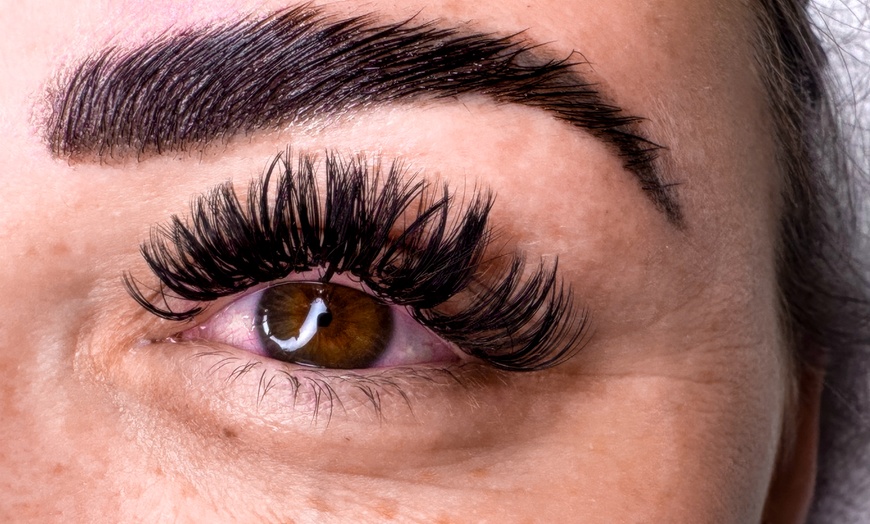 Image 4: Browlift, rehaussement de cils ou pose "fox eyes"