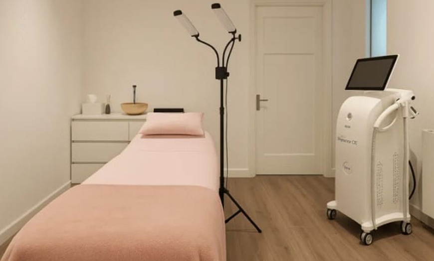 Image 3: Stralende glimlach, onberispelijke make up