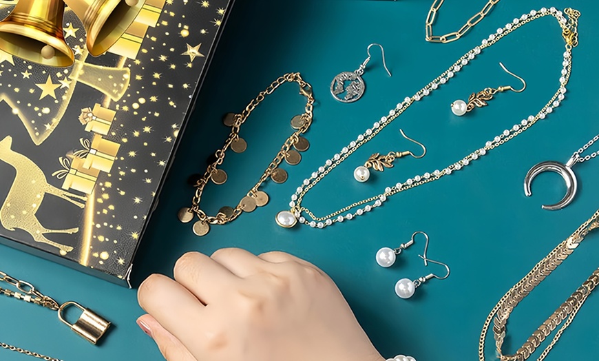 Image 4: Calendario de Adviento con collares, pulseras y pendientes