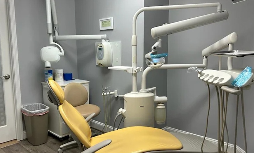 Image 2: Get 20, 40, or 60 Units of Xeomin for a Refreshed Look