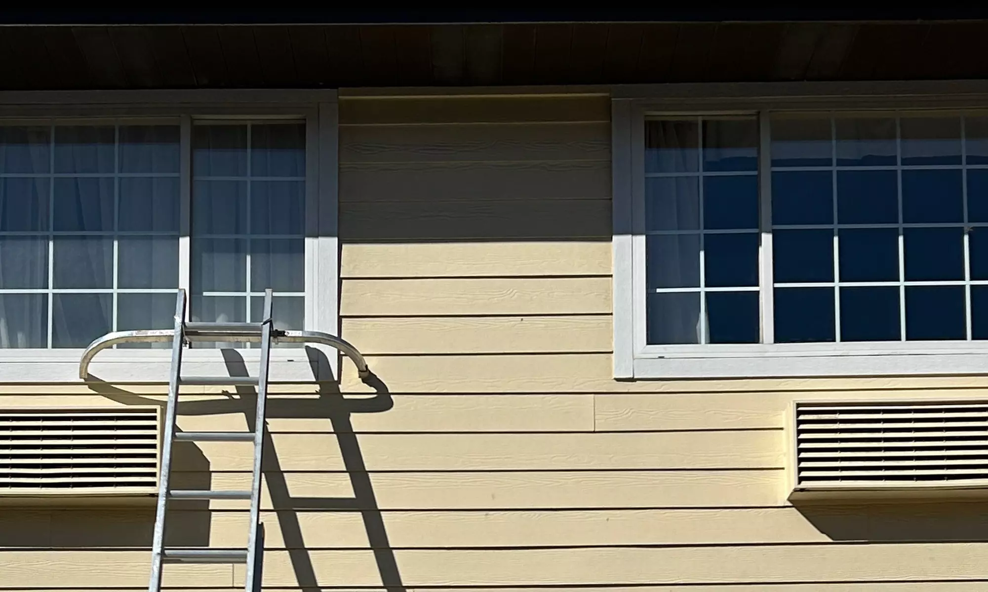 Professional Window Cleaning or Full Gutter Cleaning Service Per Foot