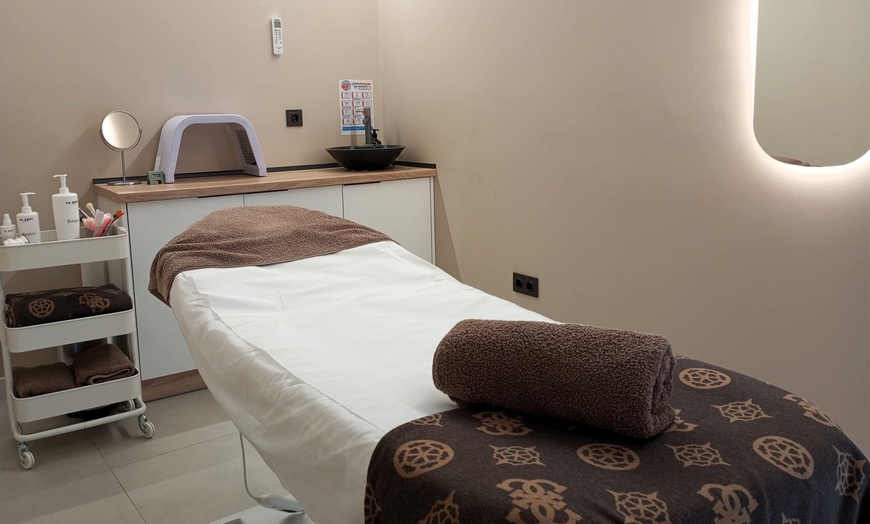 Image 4: Sesión de masaje relajante para una persona de 30, 45 o 60 minutos