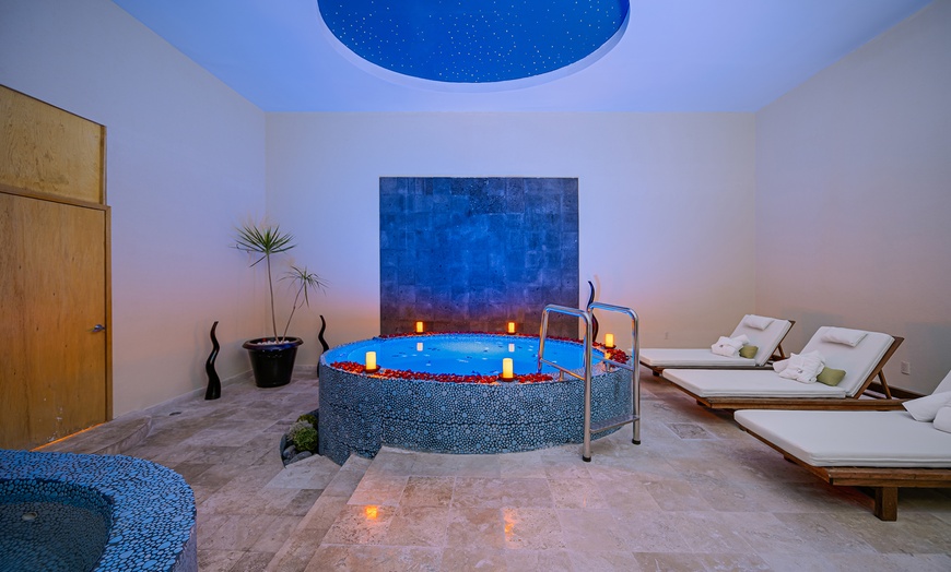 Image 8: ✈4-Night All-Incl. Krystal Grand Puerto Vallarta from Travel by Jen