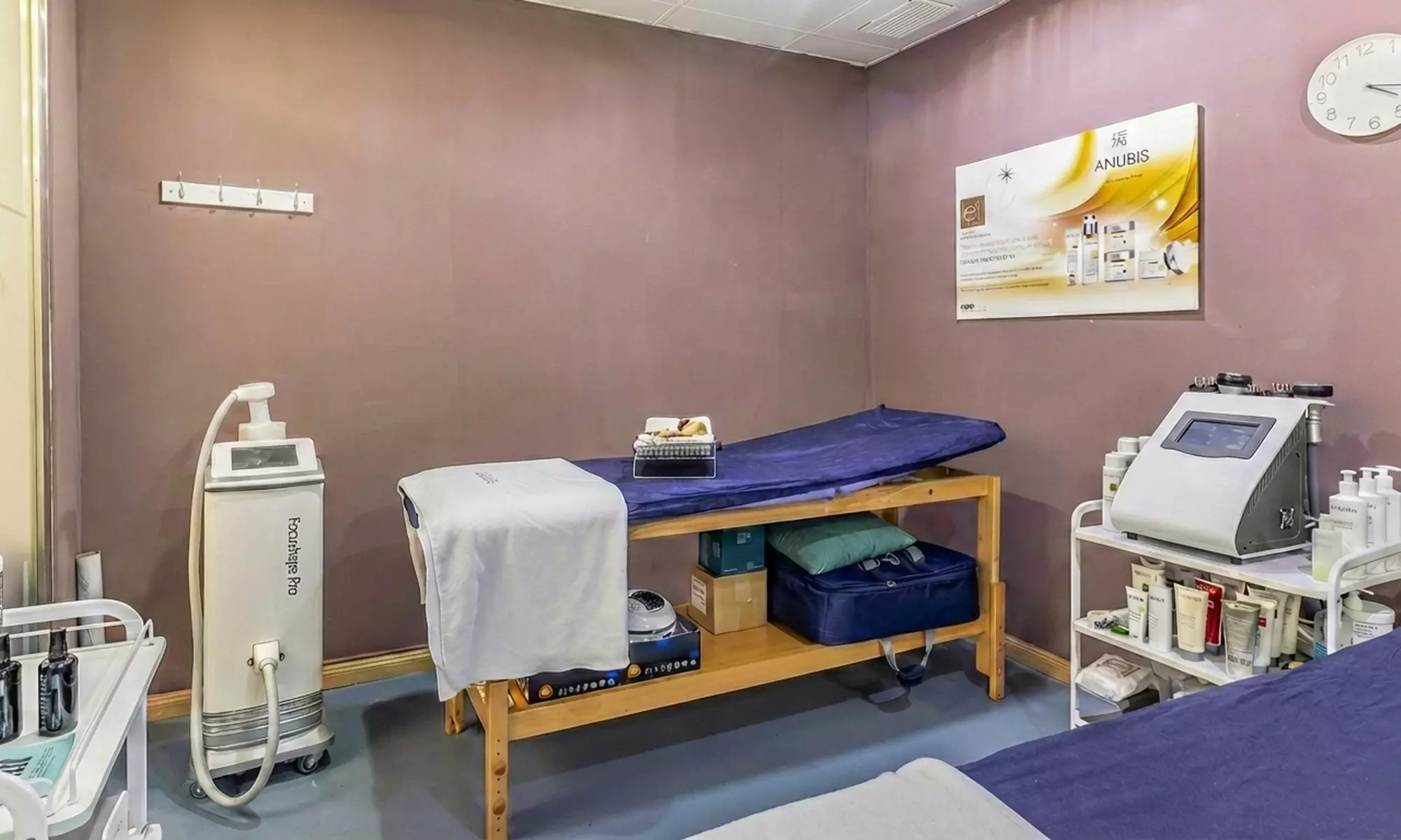 Limpieza facial con microdermoabrasión y/o tratamiento Hollywood Peel