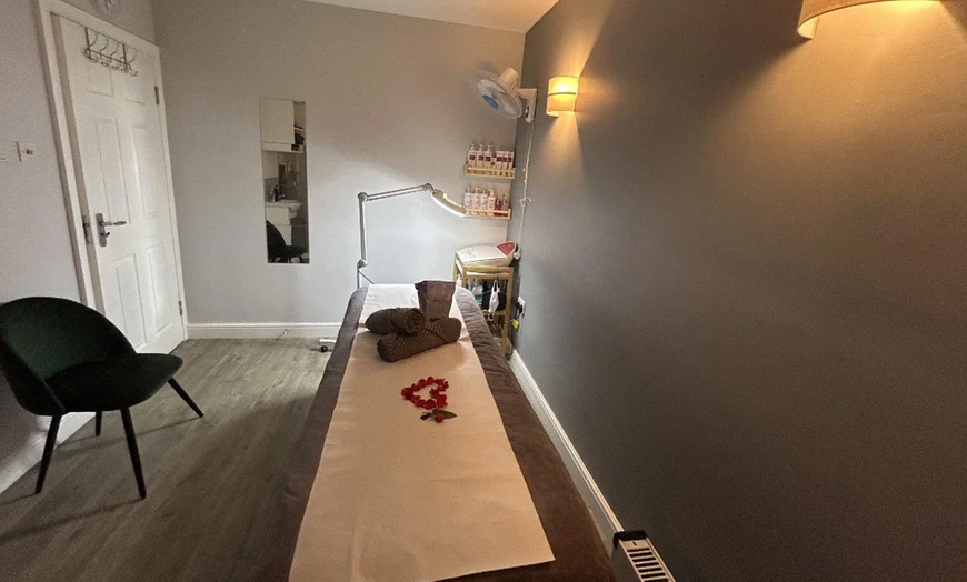 Image 2: Rejuvenate with a 30 Minute Glycolic Acid Peel