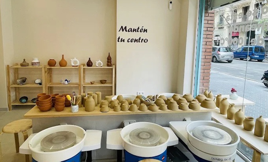 Image 6: Taller de cerámica con vermut y patatas bravas o iniciación creativa