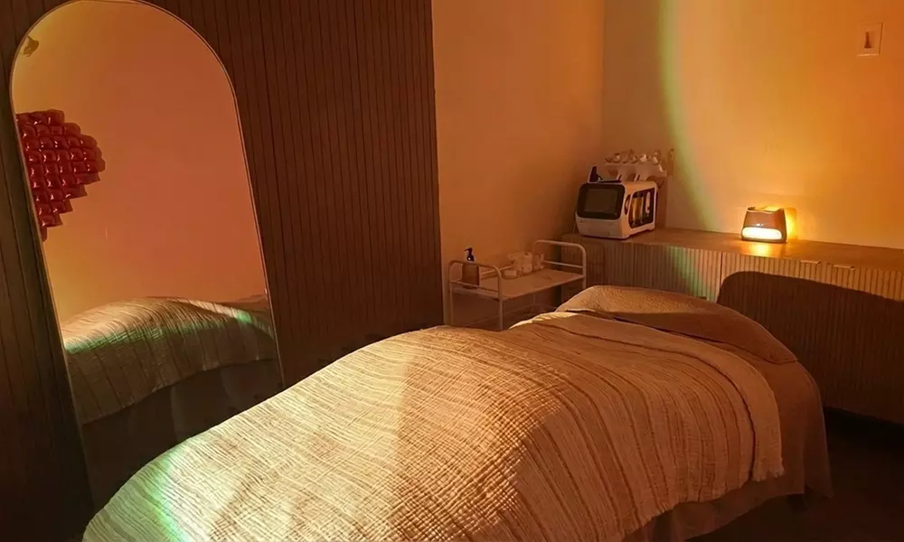 HydraFacial Sessions for Deep Cleansing and Instant Glow