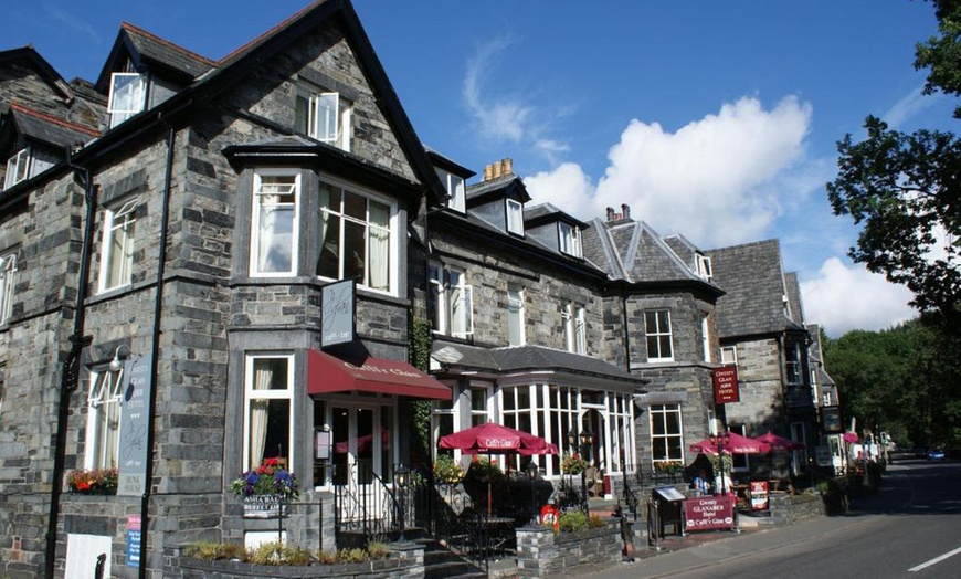 Image 8: Conwy: 1 or 2 Nights with Breakfast and Spa Access