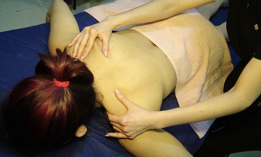 Image 10: Masaje personalizado de 50 minutos con masaje craneofacial