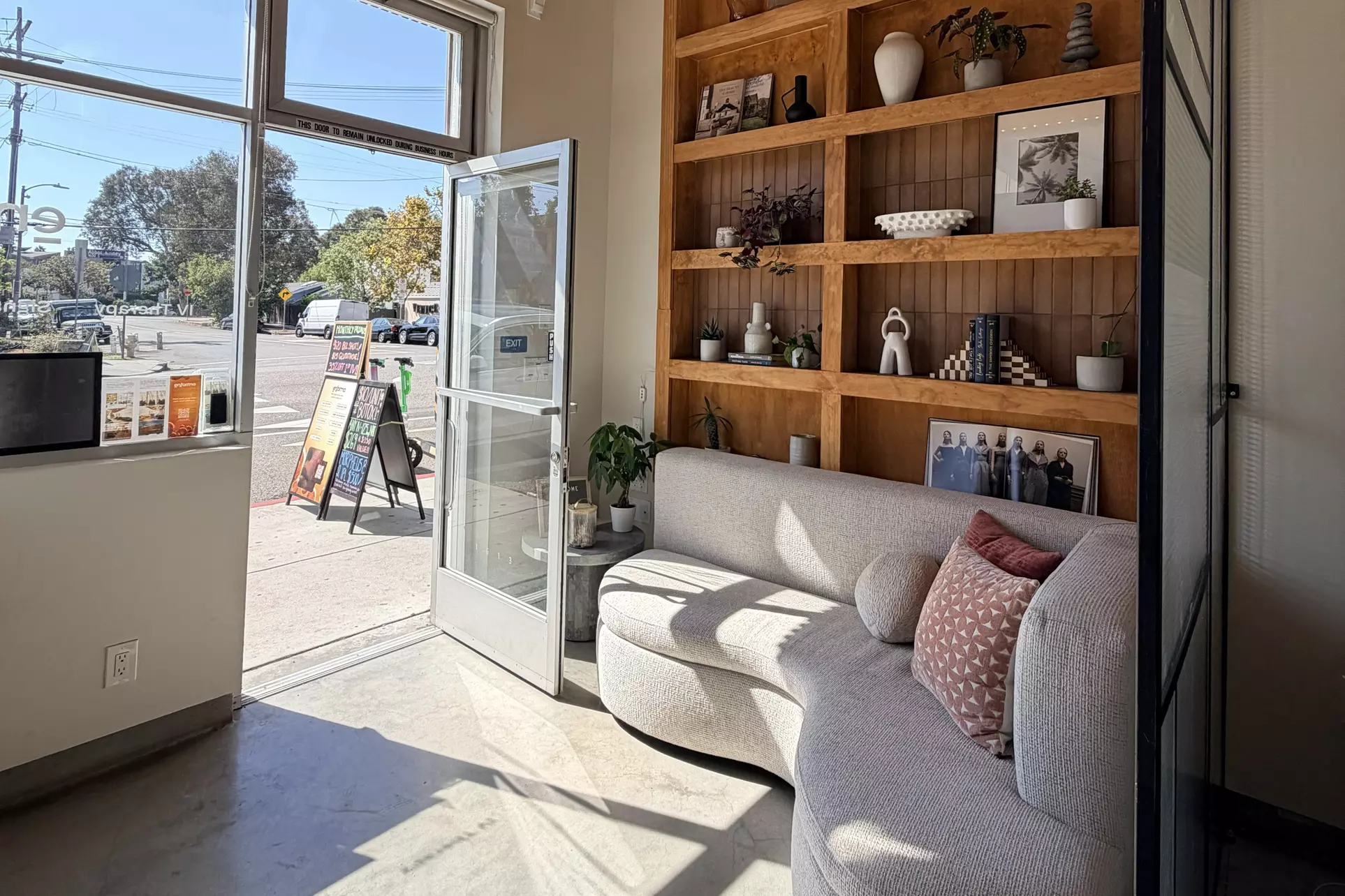 B-12 + MIC Vitamin Injections, Venice Myers, or NAD+ Injection