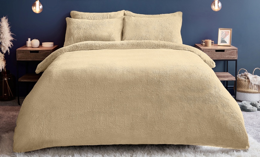 Image 5: Silentnight Cosy Teddy Fleece Bedding