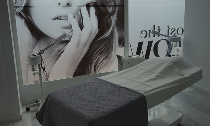 Image 2: Tratamiento con exosomas con dermapen en 1 o 3 zonas a elegir 